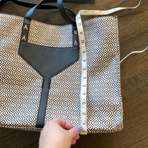 Stella & Dot White and Black Patterned Tote GUC - Picture 7 of 13